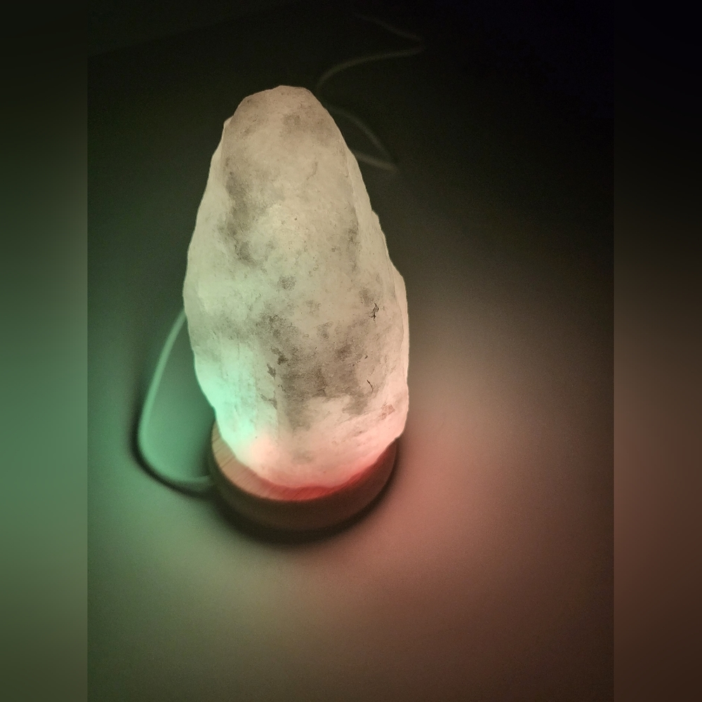 Variegated Color - Salt Lamp - Picture 4 of 16